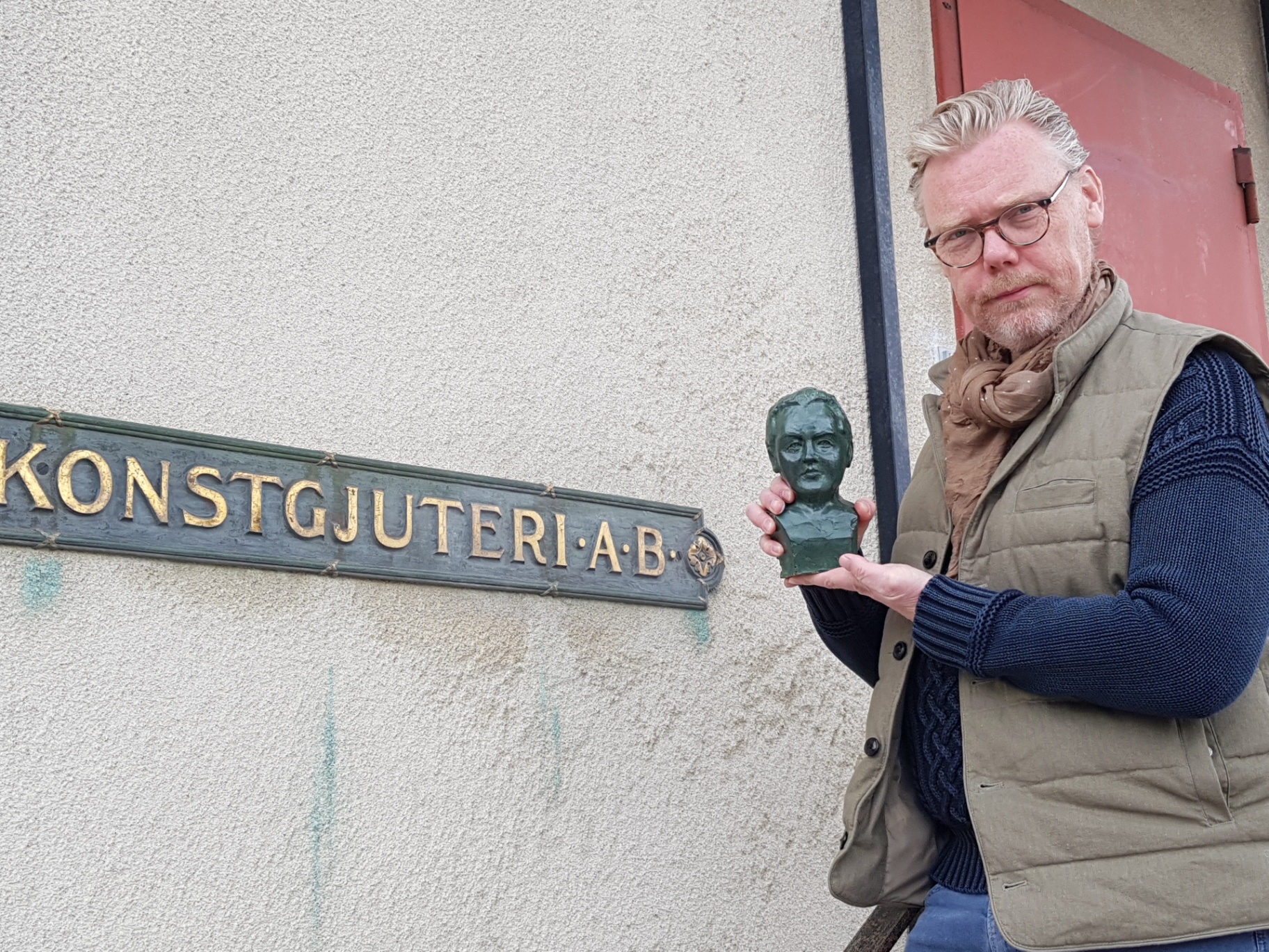 The Artist outside Bergmans Konstgjuteri